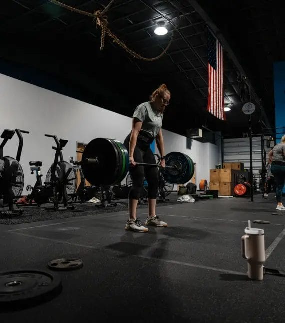 CrossFit Inguz Testimonial Woman Deadlift